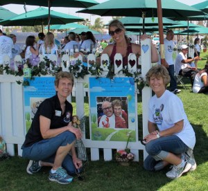 Jolee, Jerri and I by Bob's sign