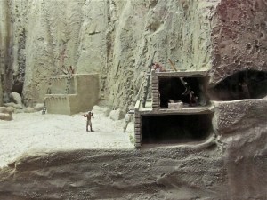 Diorama picture of how caves were dug in back of the houses. It kind of reminds me of a critter’s den in how it’s shaped. The stone was tuff, which is relatively soft but still would have been difficult to sculpt caves using stone tools.