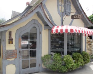 The Tuck Box serves good food (we know all the good places) and is known for their tea and scones. I also recommend the coconut cream pie. YUM!