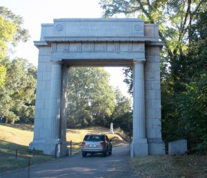So it is that we visited the Vicksburg National Military Park. After seeing a short movie explaining the campaign and siege of Vicksburg, we drove the very well marked 16 miles of roads through the park. There are red markers that pertain to Confederate lines or emplacements and blue markers refer to Union forces. With all the markers, artillery pieces, monuments and restored forts, rifle pits and battle positions, we had a great visual of who was where and how close the forces were when they battled each other.